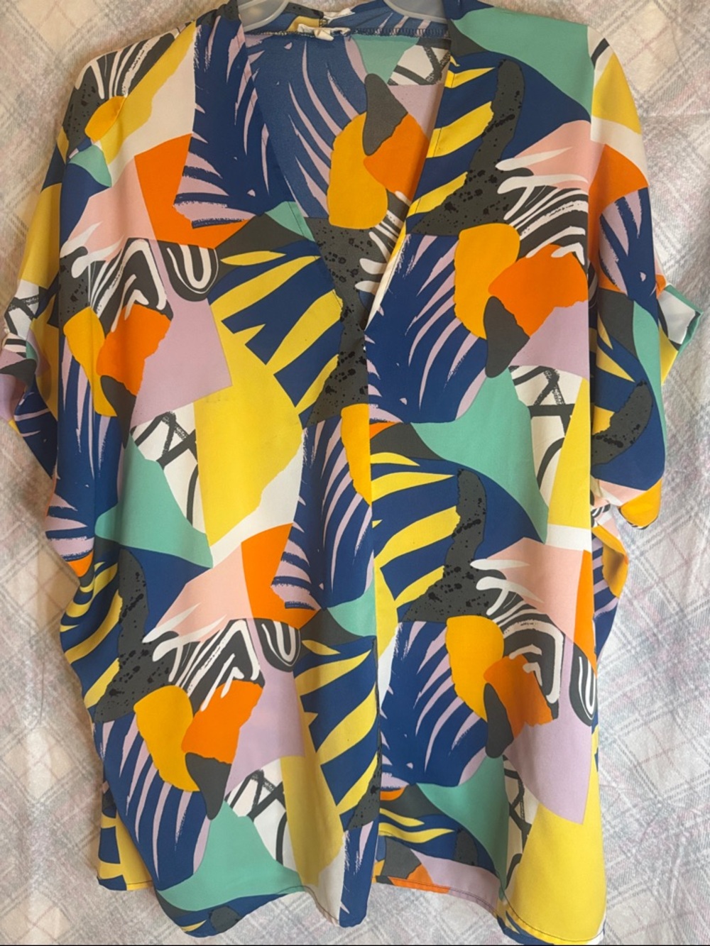 JODIFL Multicolor Button-Front Blouse in Blue, Yellow and Pink